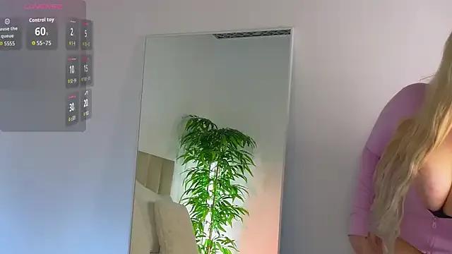 KilianaNoir from StripChat is Freechat