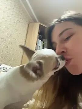 Kira-meow from StripChat is Freechat