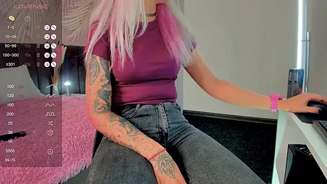 Checkout girls naked models with similar nickname. Cute sexy Free Models.