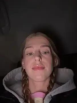 kira_mia from StripChat is Freechat