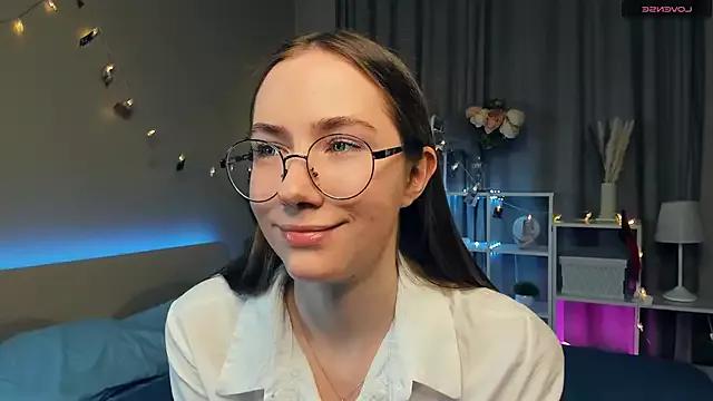 Kira_mindnes from StripChat is Freechat