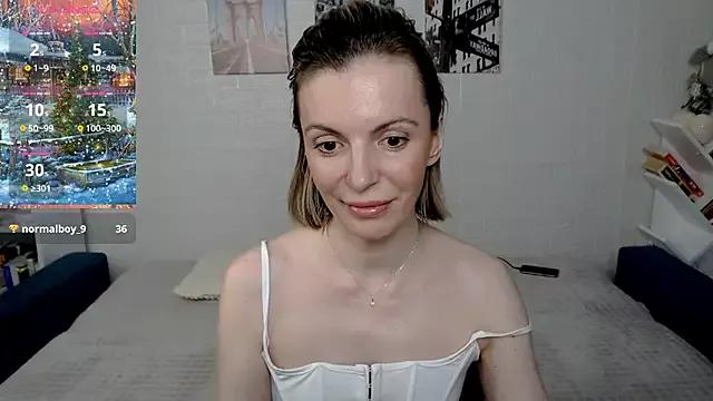 kiramarta from StripChat is Freechat