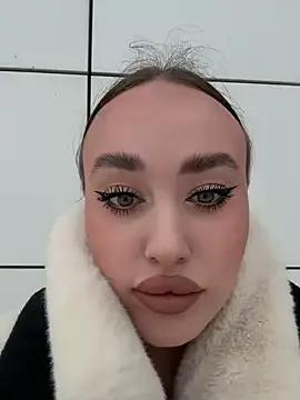 KiraSunshine from StripChat is Freechat