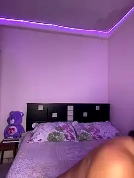 kiravicee from StripChat is Freechat