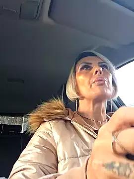 KirraWhite from StripChat is Freechat