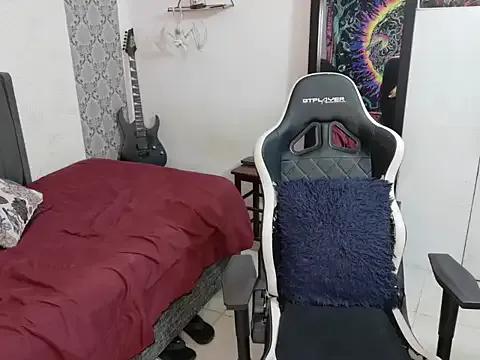 kitty-aly from StripChat is Freechat