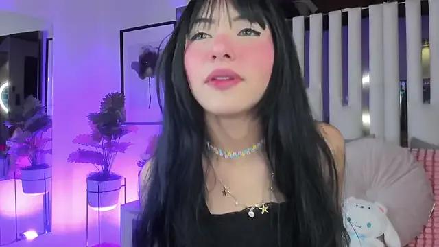 Kitty_Eliffe from StripChat is Freechat
