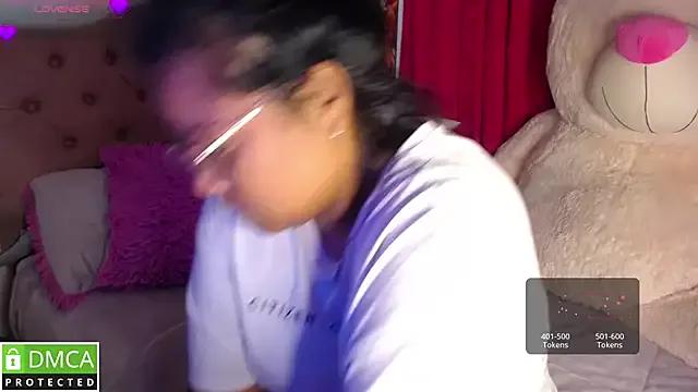 KittyHot20 from StripChat