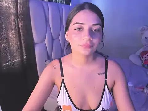 KittyKlum from StripChat