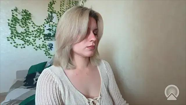 kmandarin from StripChat is Freechat