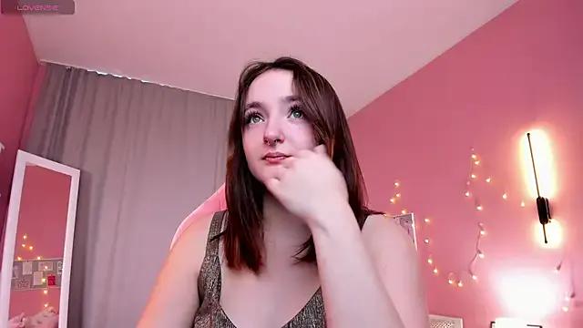 Kris_Loken from StripChat is Freechat