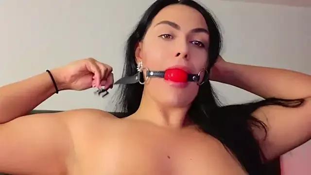 KrisNoir from StripChat is Freechat