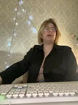 KrisRoyal from StripChat is Freechat