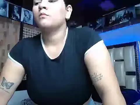 kriss_sweetboobs10 from StripChat is Freechat