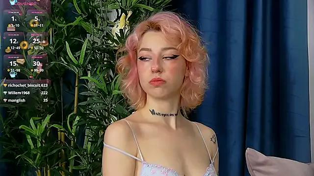 KristenRedd from StripChat is Freechat