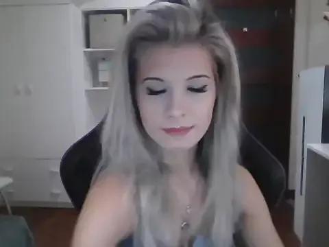 KristineGlow from StripChat is Freechat