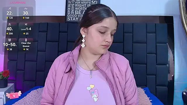 Krystal_Heartss from StripChat is Freechat