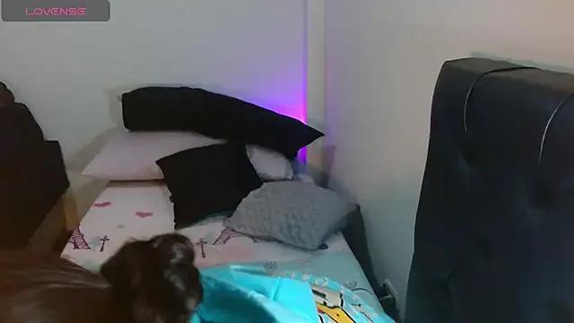 KrystalAdams from StripChat is Freechat