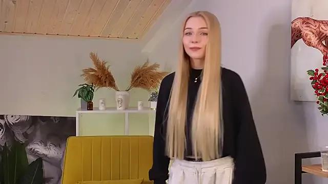 KylieBursik from StripChat is Freechat