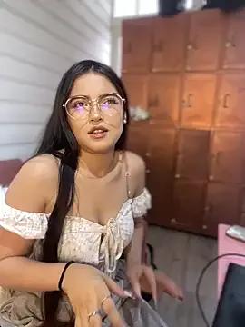 KyliePink_ from StripChat is Freechat