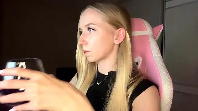 LaceDream from StripChat is Freechat