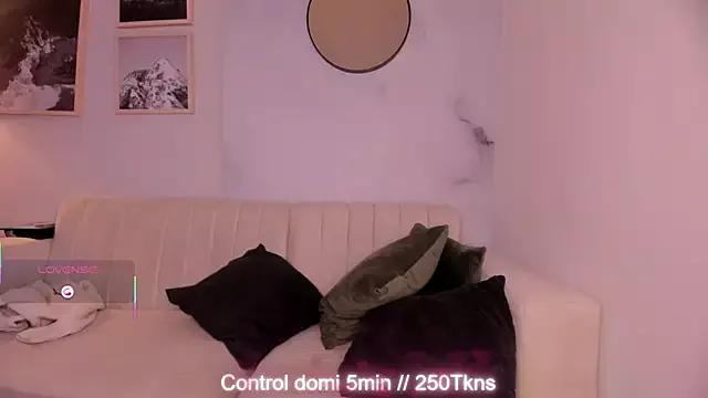 lara_madisson from StripChat