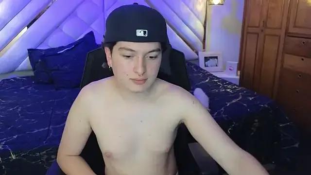 lara_noah from StripChat is Freechat