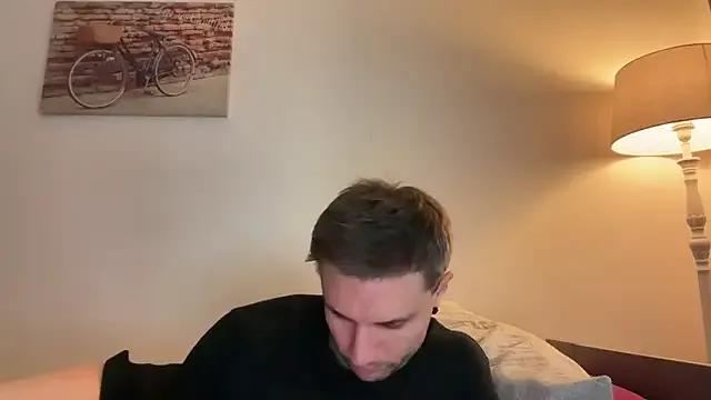 Larsskeet from StripChat is Freechat