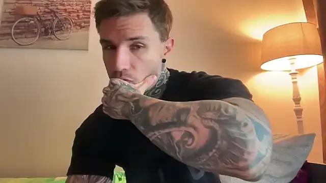 Larsskeet from StripChat is Freechat