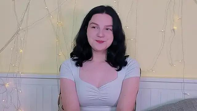 LatinaHuguenin from StripChat is Freechat