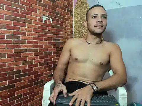 Latinprince_BDSM from StripChat is Freechat