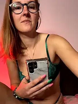 LauraLuxxx from StripChat is Freechat