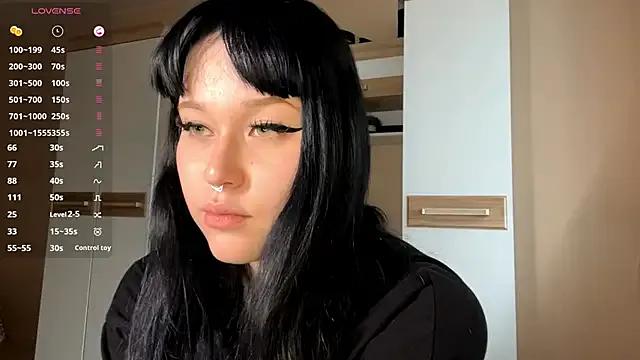 LaurenOveson from StripChat is Freechat