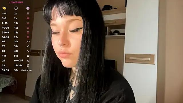 LaurenOveson from StripChat is Freechat