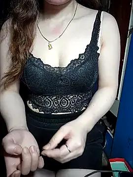 LeanaLy from StripChat