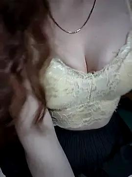 LeanaLy from StripChat