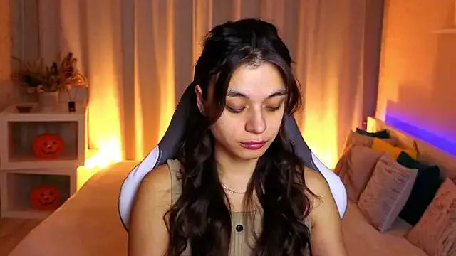 Leila_Hefner from StripChat