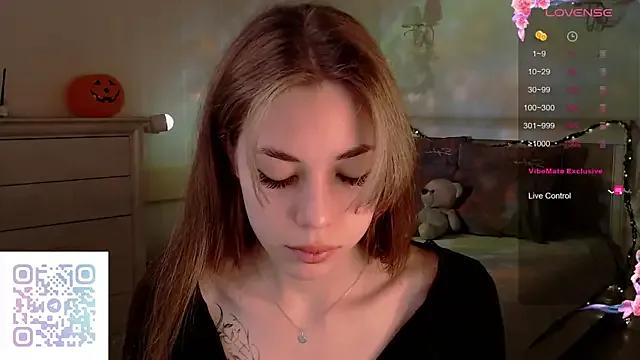 Leila_Vanilla from StripChat is Freechat