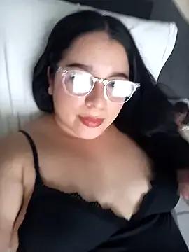 Leslydeleon23 from StripChat