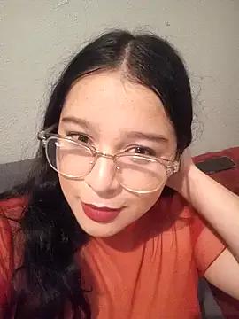 Leslydeleon23 from StripChat