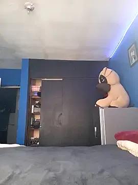 Leslydeleon23 from StripChat