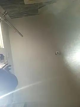 Leslydeleon23 from StripChat