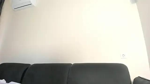 LianYe_ from StripChat is Freechat