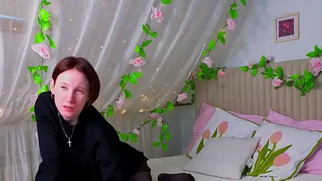 Lil_tits_girls from StripChat is Freechat