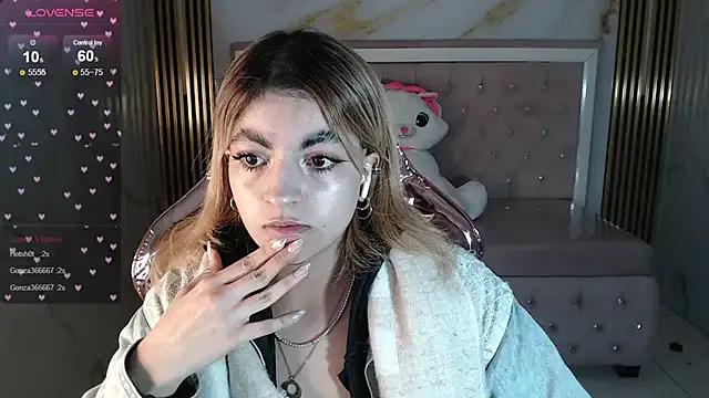 lili_conor_s from StripChat