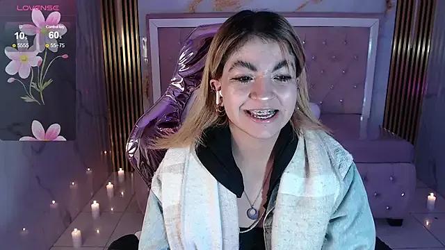 lili_conor_s from StripChat
