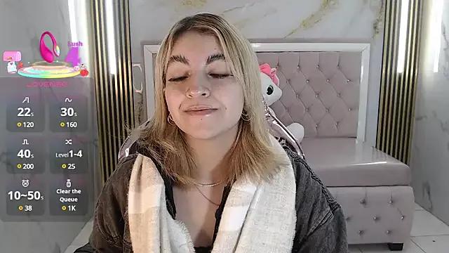 lili_conor_s from StripChat