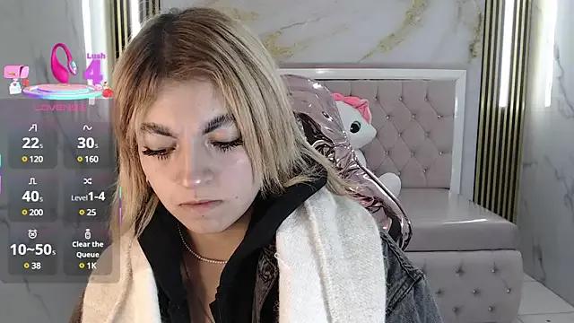 lili_conor_s from StripChat