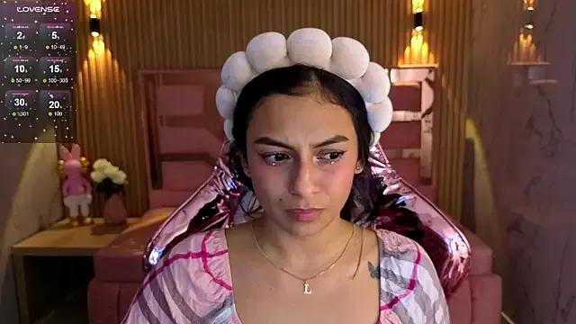 lilith_petit_sub from StripChat