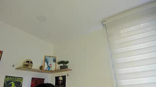 Lilith_salvatoree from StripChat is Freechat